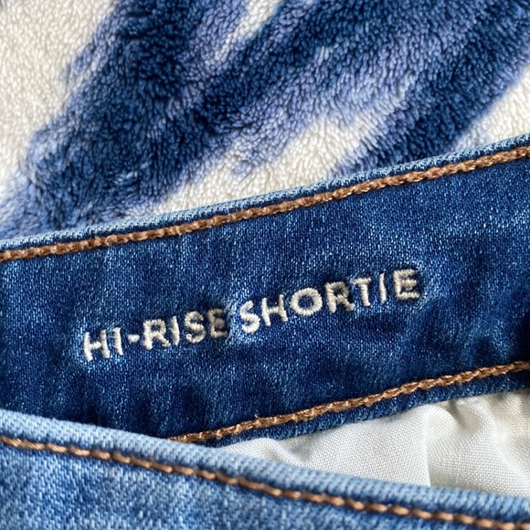 American Eagle Hi-Rise Shortie Distressed Demin Cut-offs - Picture 5 of 6